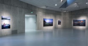 Tatort  <br> <br>Ausstellungsansicht <br>
Neue Galerie Gladbeck<br>
13.11.2015 – 8.01.2016 <br><br>


<font color=808080>
Exhibition view <br>
Neue Galerie Gladbeck  <br>
13.11.2015 – 8.01.2016<br><br> 
