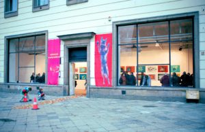 Flaggen <br> 2000<br><br>XX1 Gallery<br>Warschau, 2001